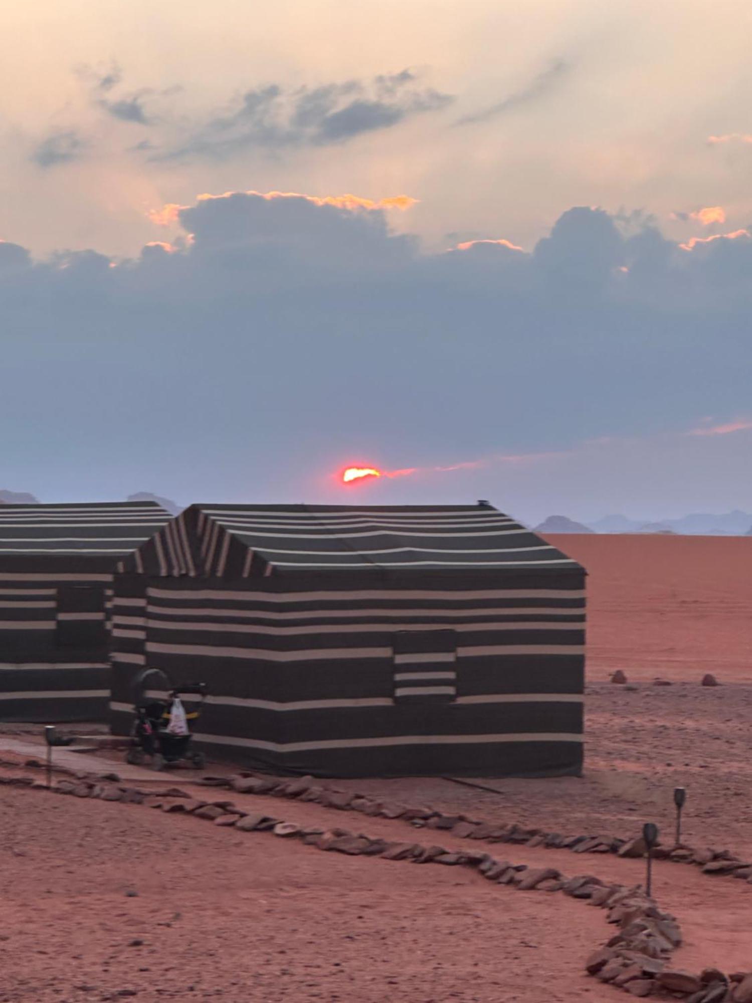 Wadirum Sunset Camp Hotel Вади Рум Екстериор снимка